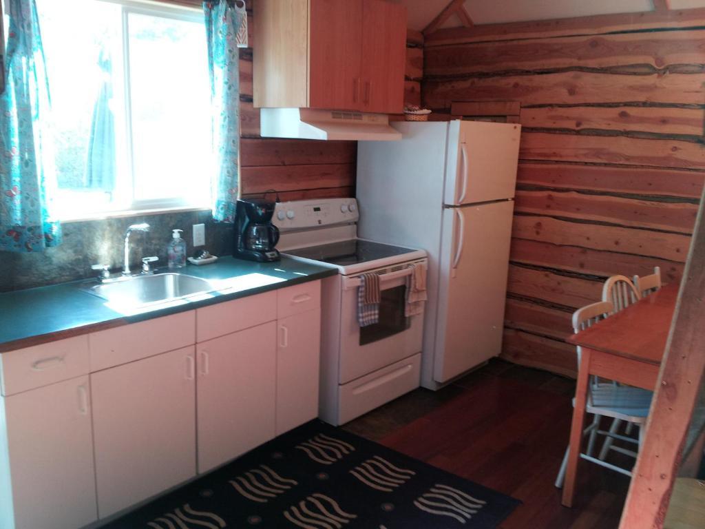 فندق Spillimacheenفي  Steamboat Mountain Chalets الغرفة الصورة