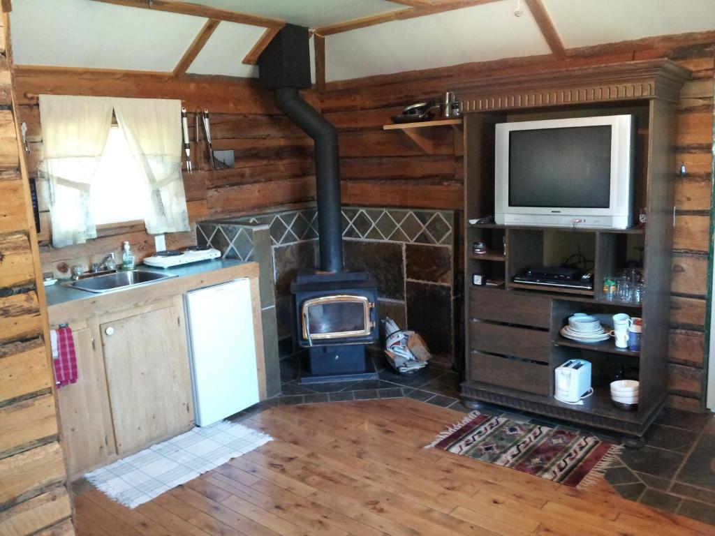 فندق Spillimacheenفي  Steamboat Mountain Chalets الغرفة الصورة